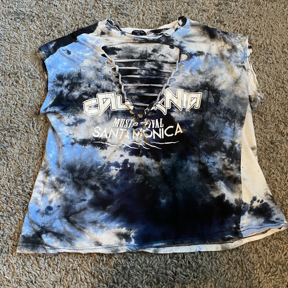 Rue 21 graphic t-shirt